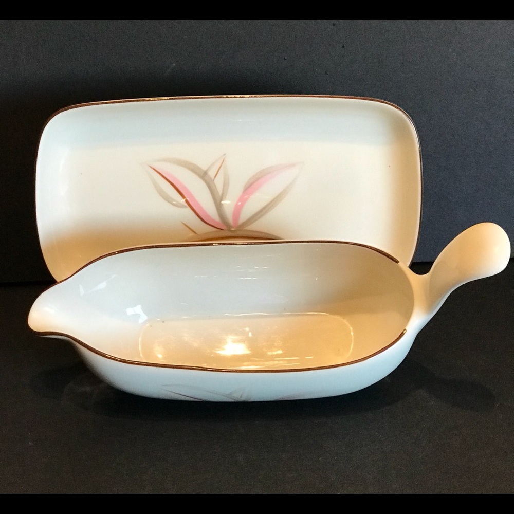 Winfield DRAGON FLOWER PATTERN Gravy Boat w/Underplate MADE IN CALIFORNIA.